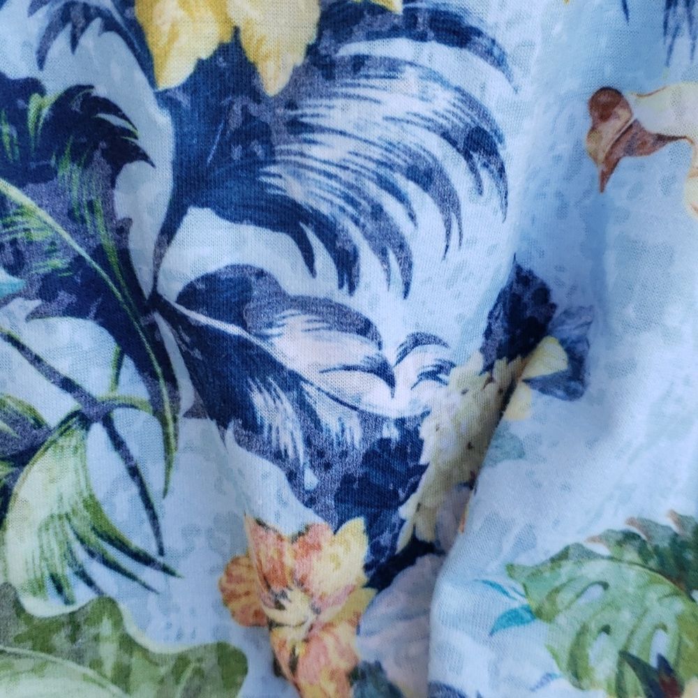 Pretty CJ Banks Floral Hibiscus Top Sz 1X - Picture 4 of 5
